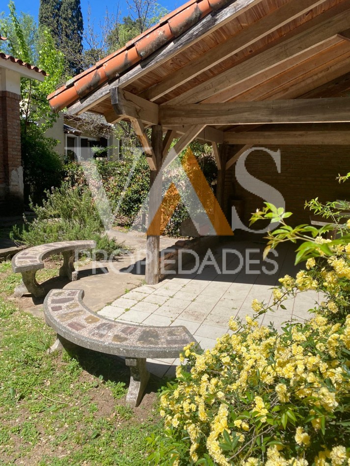 CASA EN B" GOMEZ 