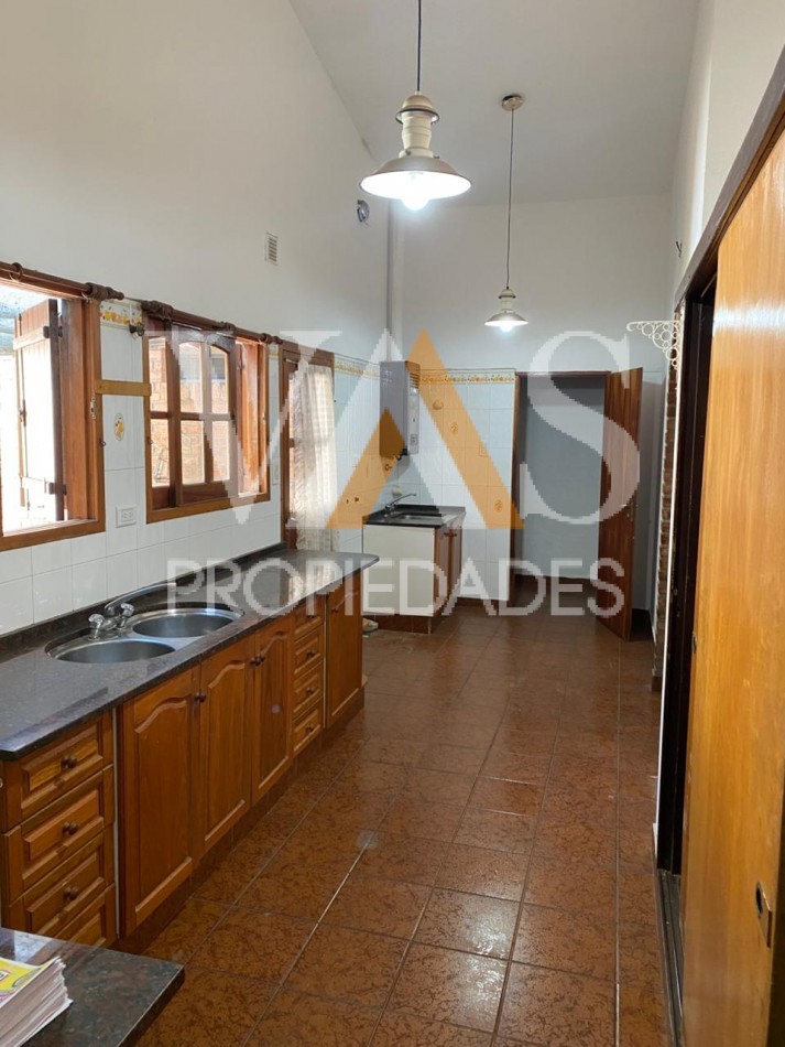 CASA EN B" GOMEZ 
